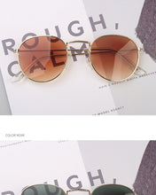 Load image into Gallery viewer, ALEVALS Small Frame Round Sunglasses