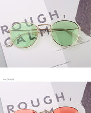Load image into Gallery viewer, ALEVALS Small Frame Round Sunglasses