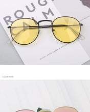 Load image into Gallery viewer, ALEVALS Small Frame Round Sunglasses