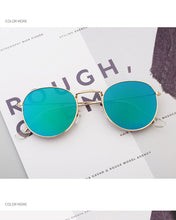 Load image into Gallery viewer, ALEVALS Small Frame Round Sunglasses