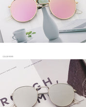 Load image into Gallery viewer, ALEVALS Small Frame Round Sunglasses

