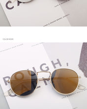 Load image into Gallery viewer, ALEVALS Small Frame Round Sunglasses
