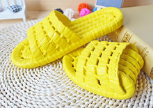 Load image into Gallery viewer, Male Slipper
