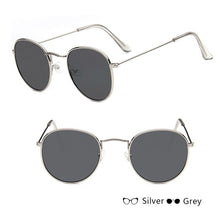 Load image into Gallery viewer, ALEVALS Small Frame Round Sunglasses
